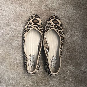 Skechers leopard print pointed flats